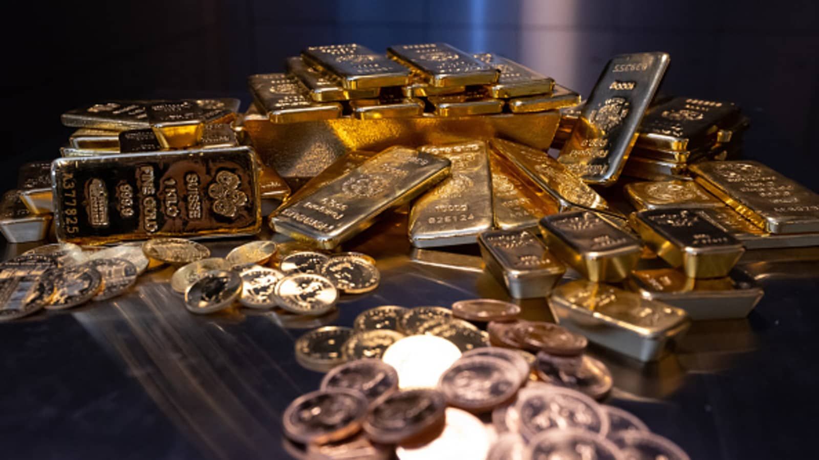 Guerra Comercial EUA-China: Dólar Vulnera com Terramotos de Tarifa e Ouro Dispara